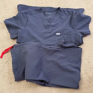 FIGS Scrub Set in Charcoal